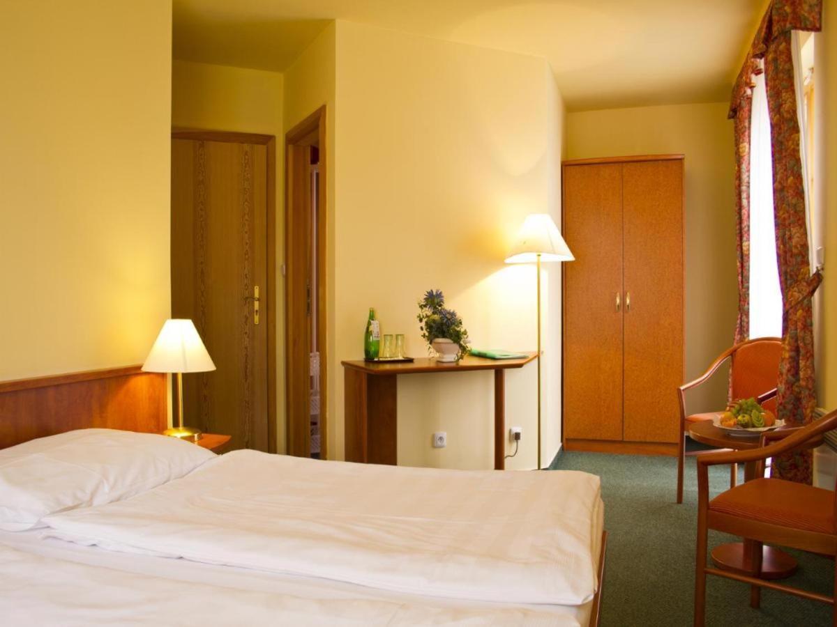 Hotel Na Jezere Horní Planá Extérieur photo