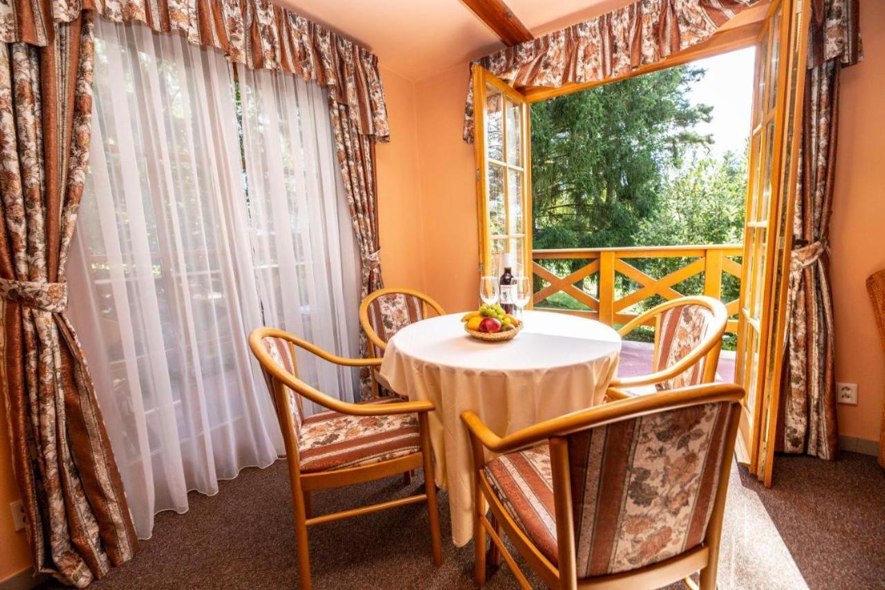 Hotel Na Jezere Horní Planá Extérieur photo